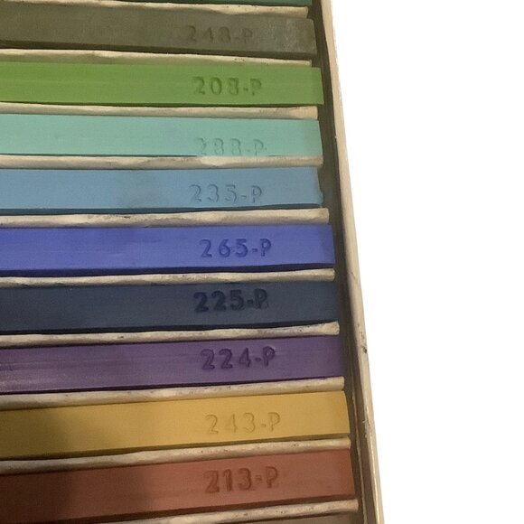 Vtg Design NuPastel 24 Color Assorted Firm Pastel Color Sticks MISSING 1 Color - Picture 6 of 7